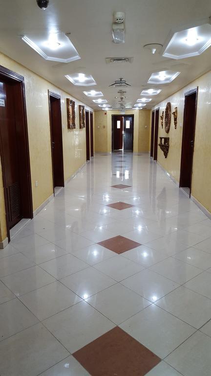 Al Bustan Tower Hotel Suites Sharjah Buitenkant foto