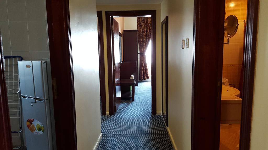 Al Bustan Tower Hotel Suites Sharjah Buitenkant foto