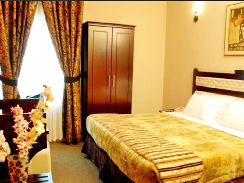 Al Bustan Tower Hotel Suites Sharjah Buitenkant foto
